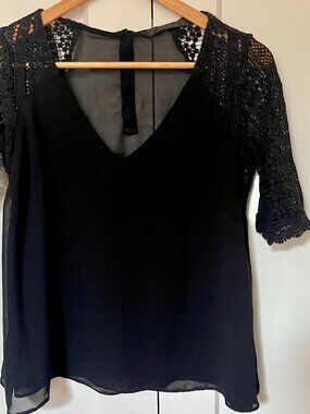 Blouse noire Zara (fluide & dentelle) - taille S / Zara Black Chiffon Blouse